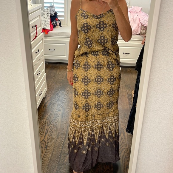 Use as Skirt or top or used as dress! - Picture 2 of 6